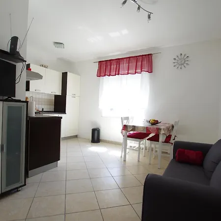 Apartmani Andre Selce Exterior photo