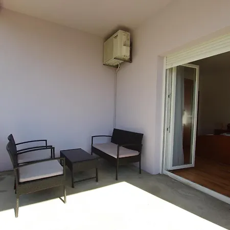 Apartmani Andre Selce Exterior photo