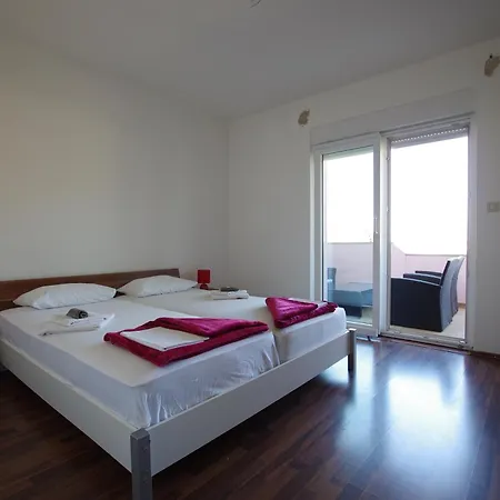 Apartmani Andre Selce Exterior photo