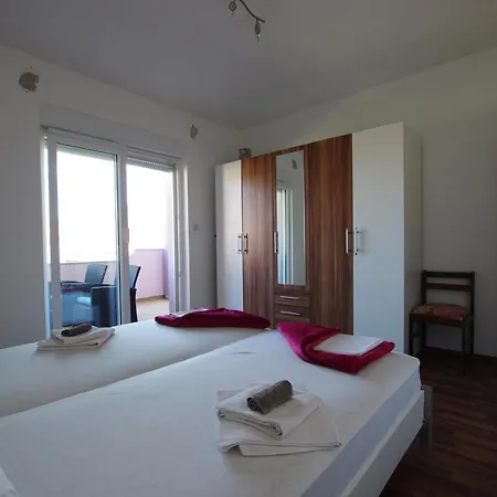 Apartmani Andre Selce Exterior photo
