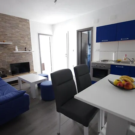 Apartmani Andre Selce Exterior photo