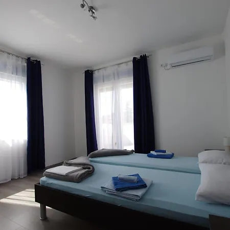Apartmani Andre Selce Exterior photo